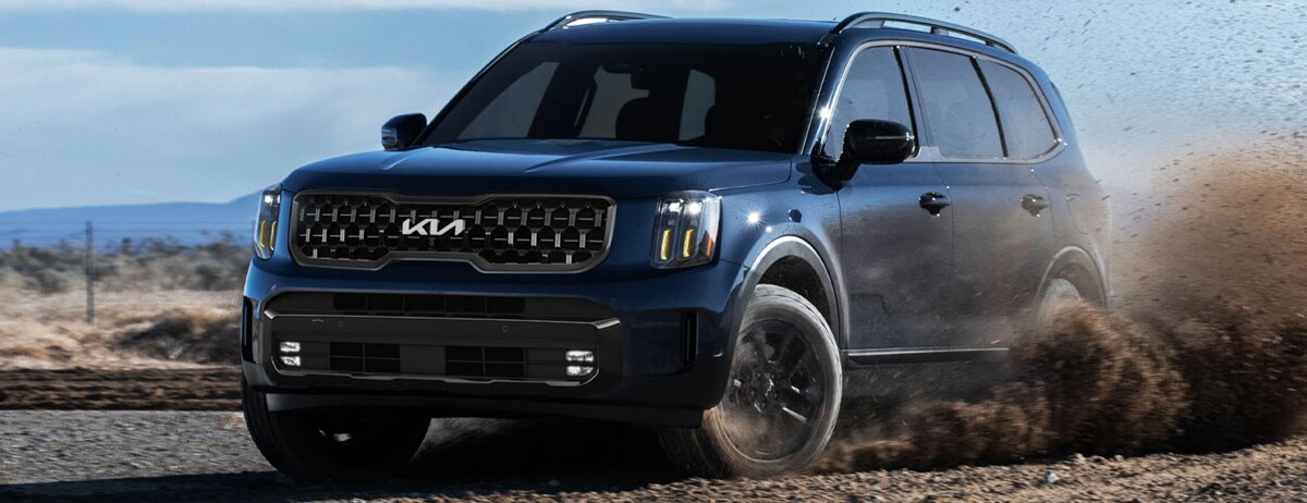 Kia Telluride Driving in the Dirt