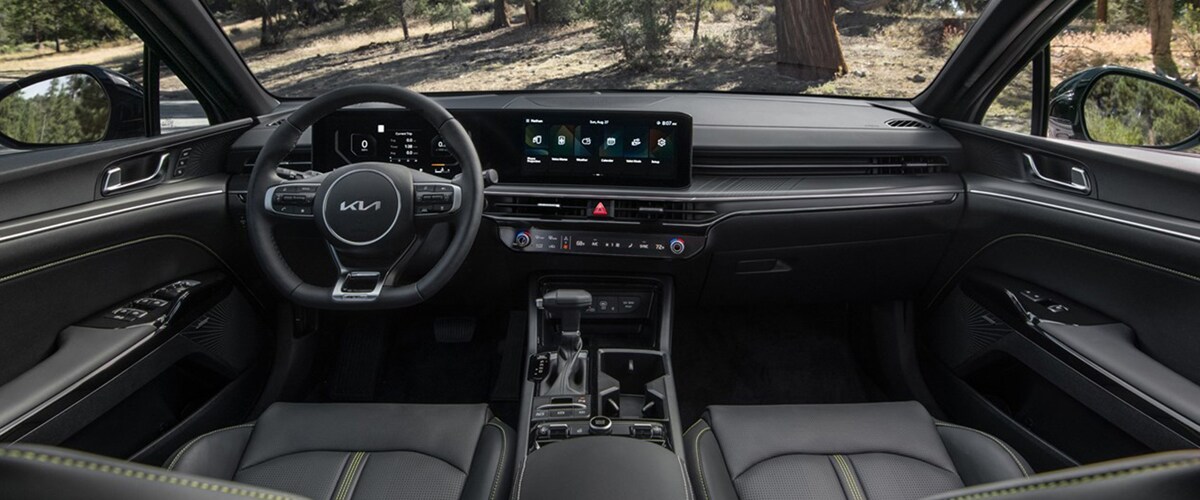 2025 Kia front interior