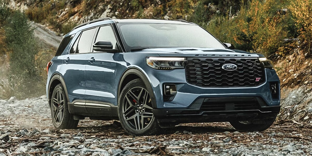 2025 Ford Eexplorer onn a offf terrain road