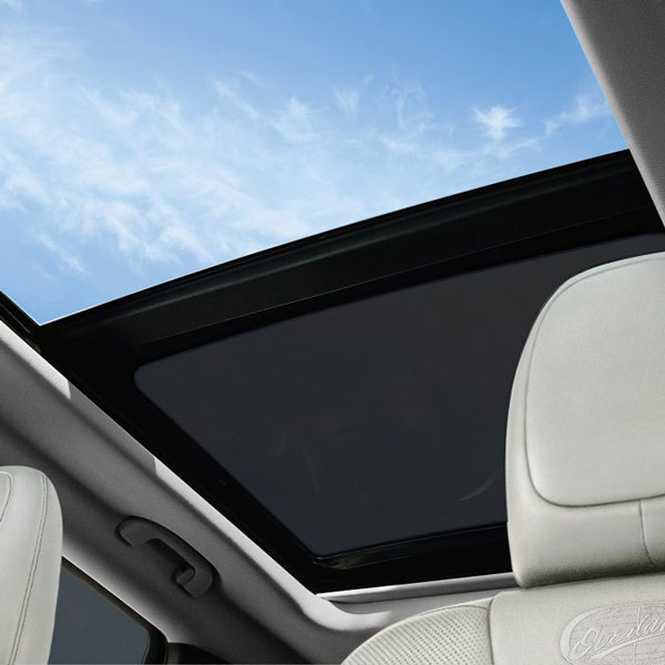 Dual-pane sunroof in the 2018 Jeep Cherokee