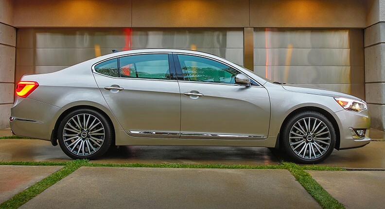2016 Kia Cadenza Exterior