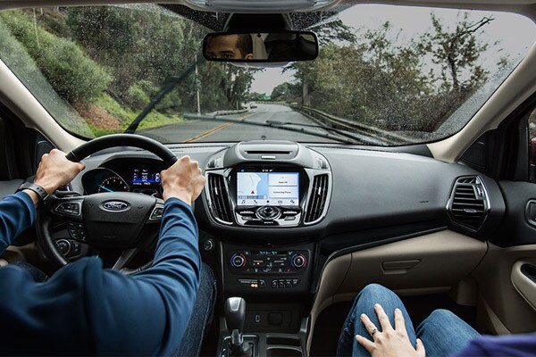 2017 ford escape saftey features and dashboard