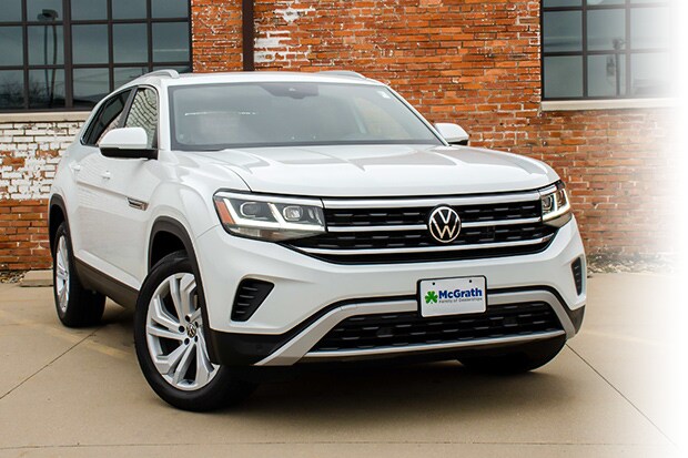 Volkswagen Atlas with black rims