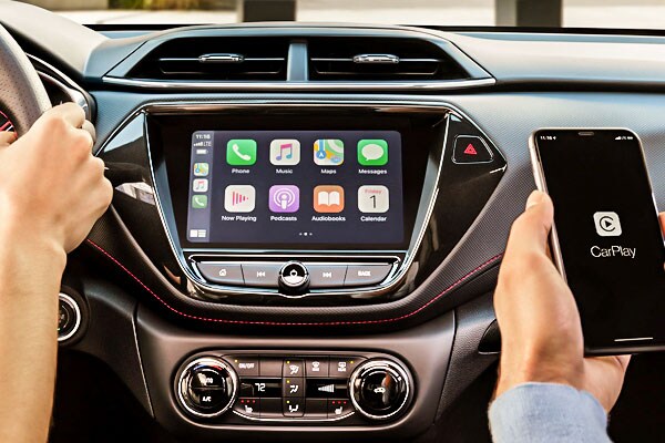 2021 Chevy Trailblazer 7-inch color touchscreen featuring Apple CarPlay