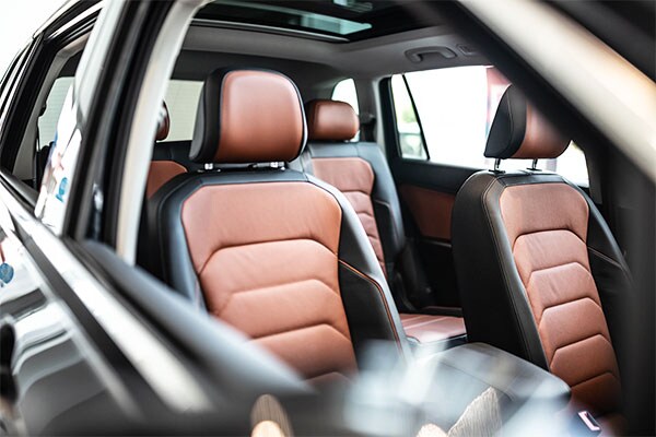 2019 VW Tiguan interior leather seating