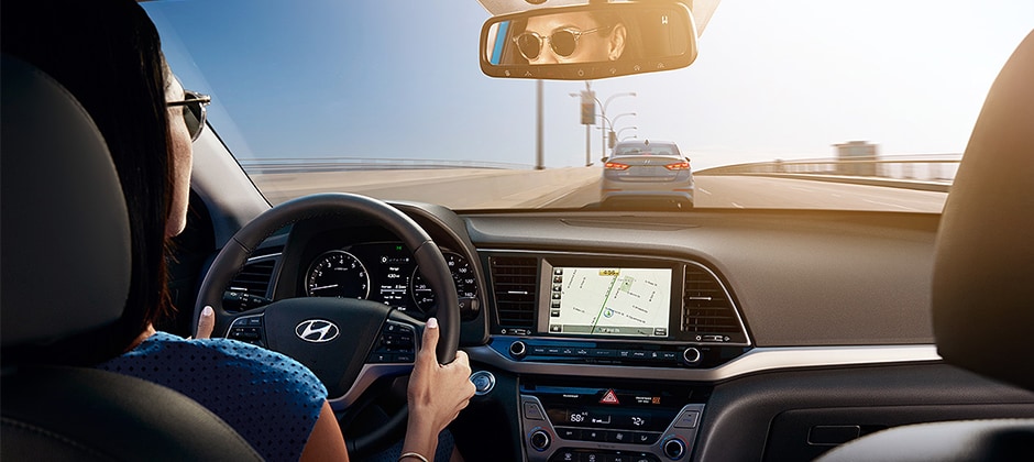 Elantra provides the latest technology to make your ride unforgettable! Hyundai Elantra Dash