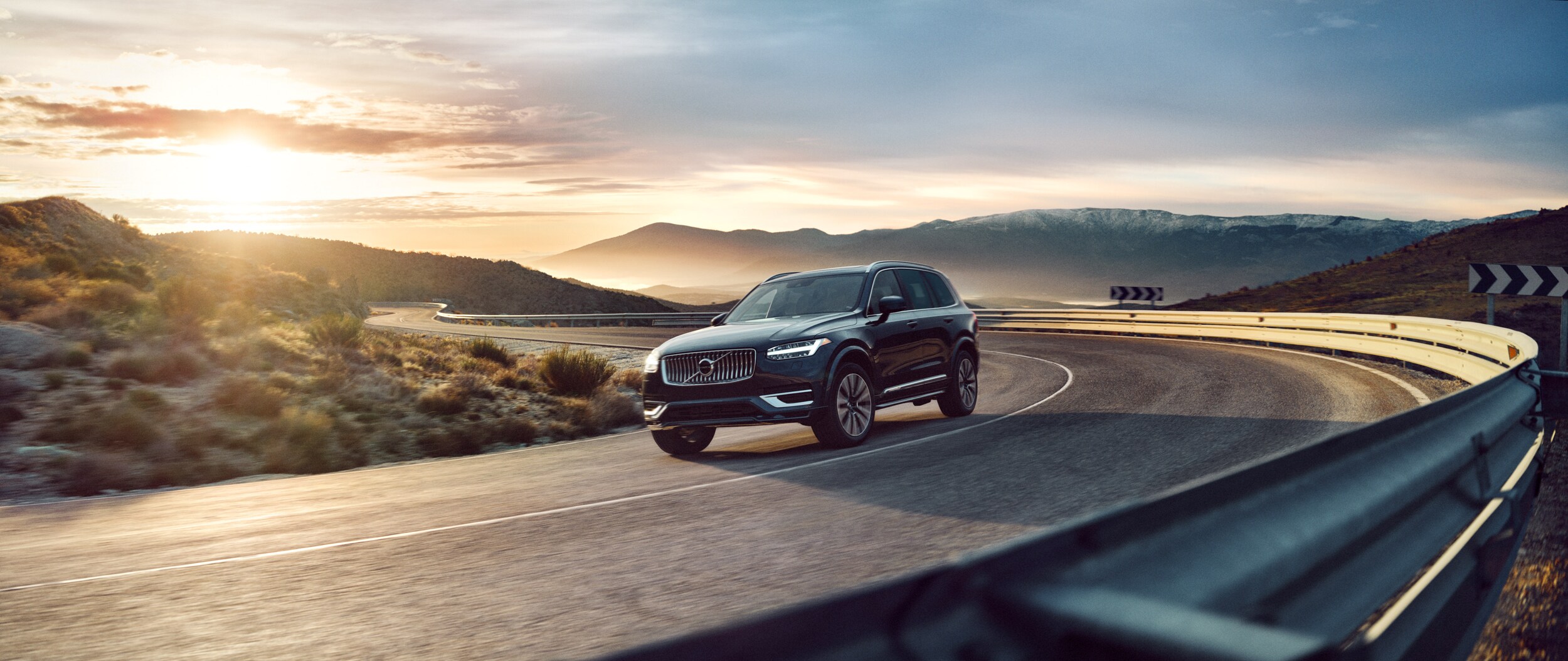 2023-Volvo-XC90-Ultimate-SUV-L05.jpg