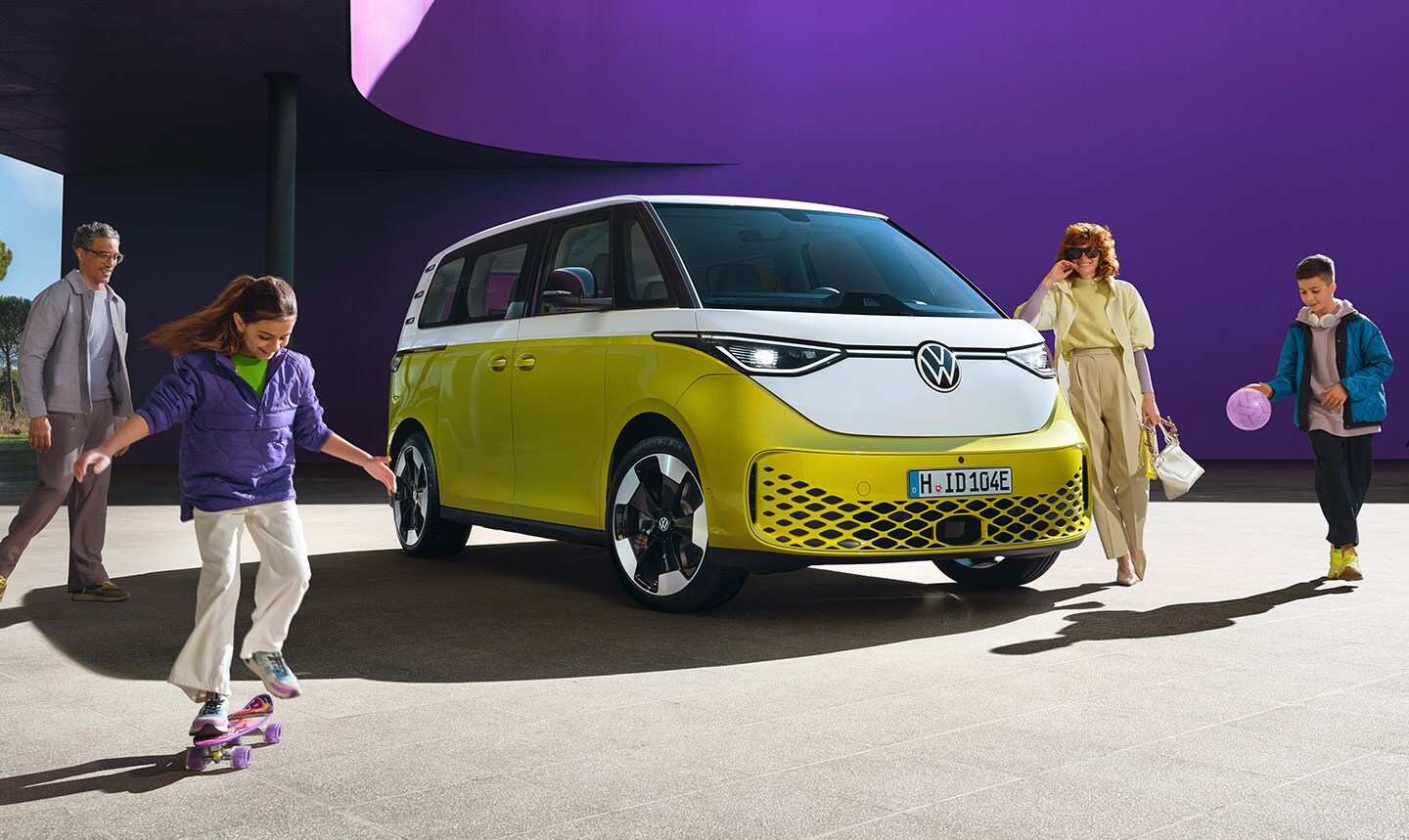 VW_NGW6_Showroom_IDBuzz_Gallery_Exterior-1_05-10-22.jpg