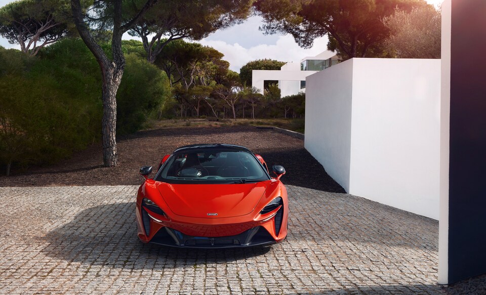 2022-McLaren-Artura-Red-Sedan-L01.jpeg