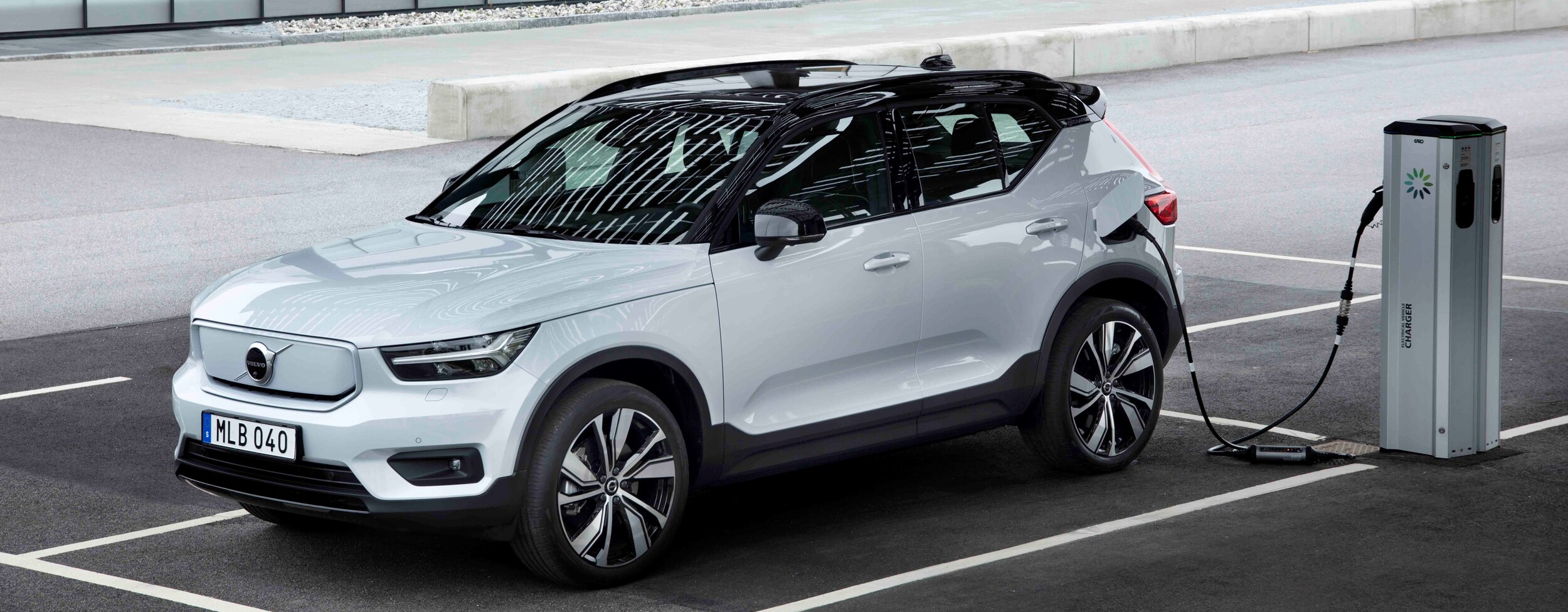 Volvo_New_XC40.jpg