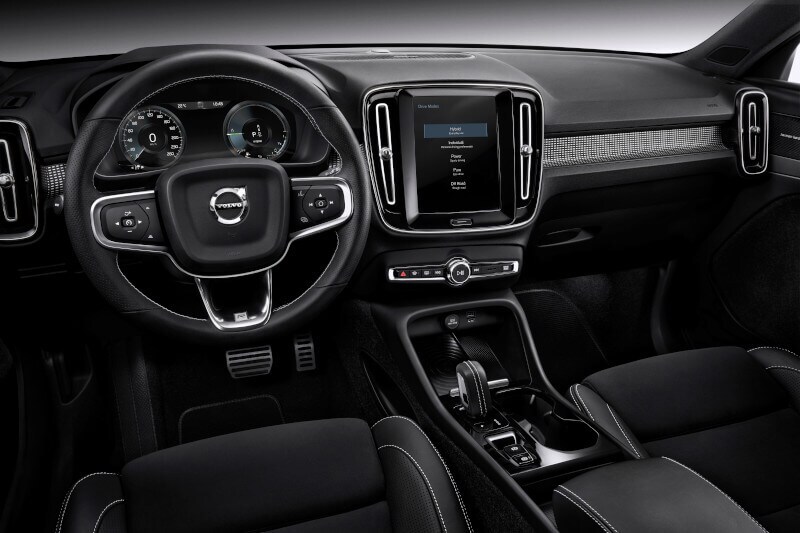 2020 Volvo XC40 interior