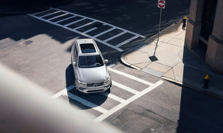 2022 Volvo XC90 Exterior Driving Top View