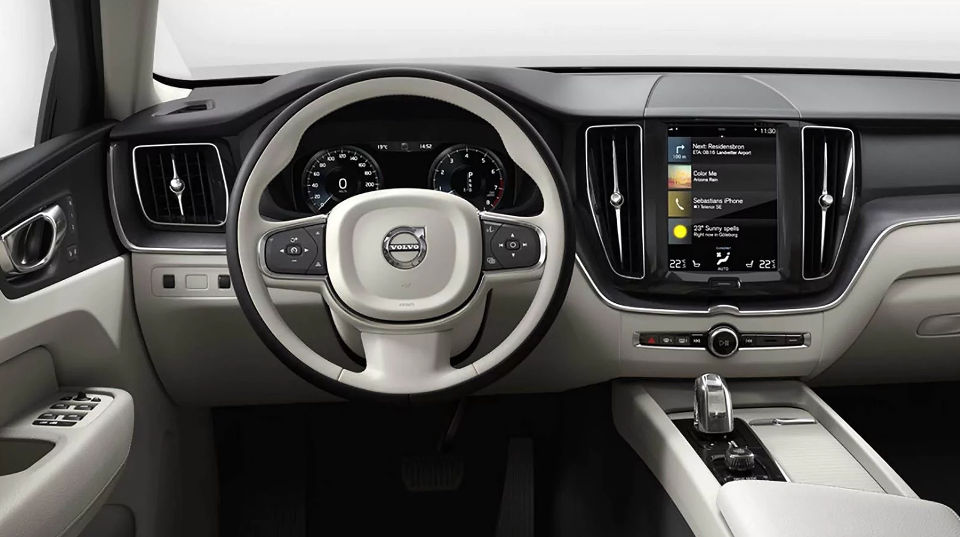momentum-interior.jpg momentum-interior.jpg