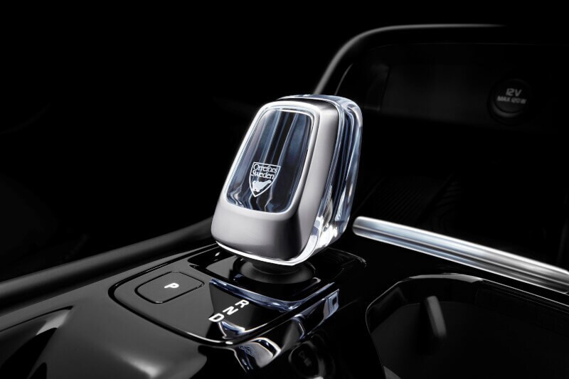 2020 Volvo XC40 gear shift
