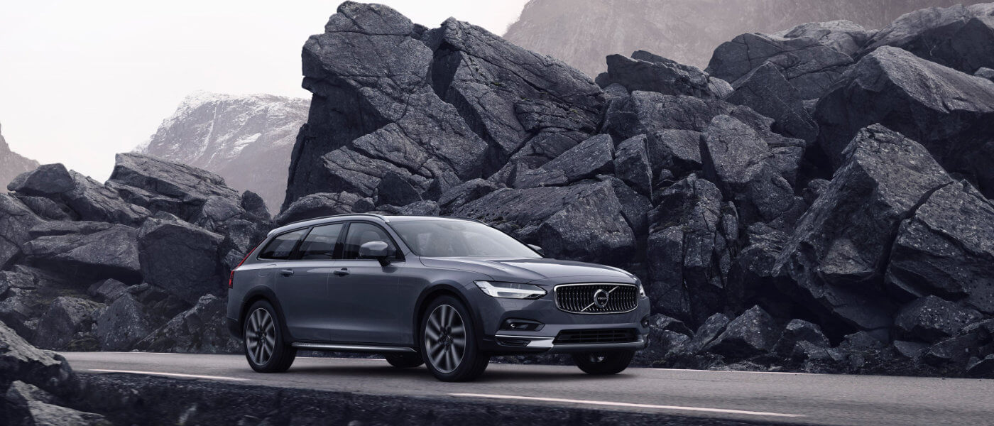 2024 Volvo V90 Cross Country Exterior Misty Mountain Curve