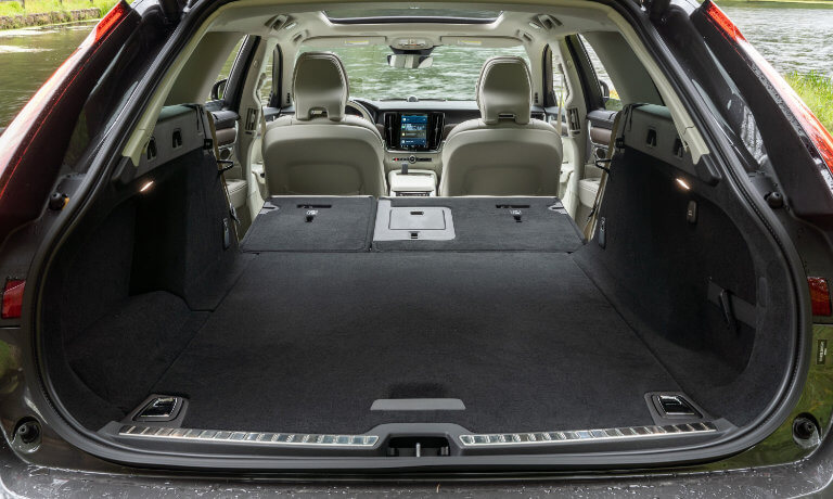 2022 Volvo V90 Cross Country Interior Cargo