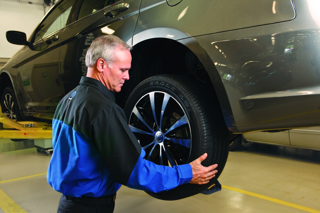 MRSM_000276_TireRotation06.jpg