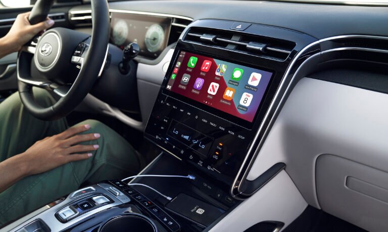 2023 Hyundai Tucson interior infotainment Apple CarPlay