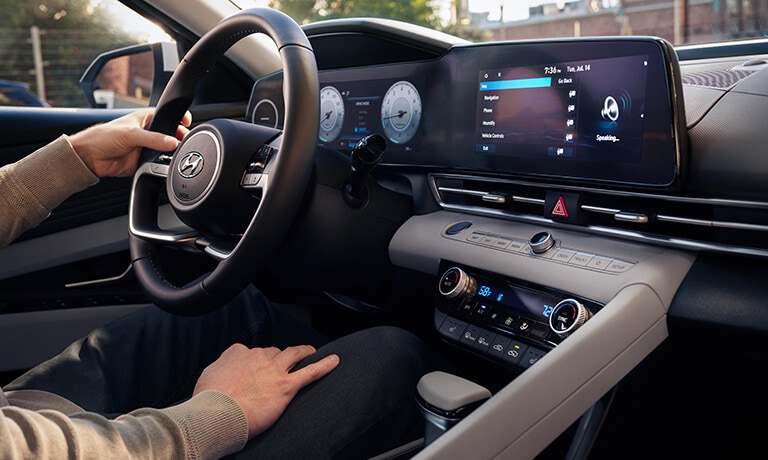 2023 Hyundai Elantra interior front