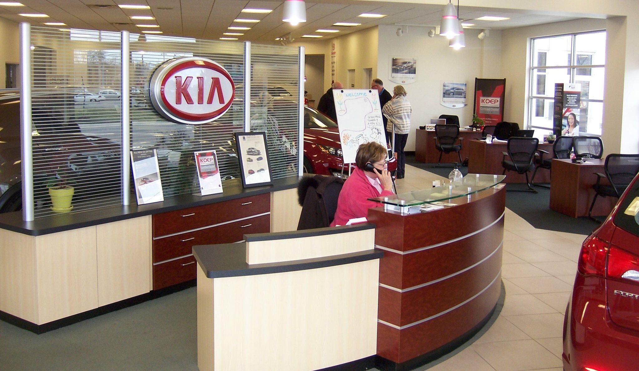 Mentor Kia Reception Area