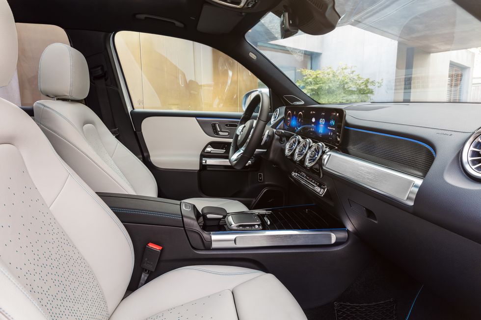 2022-mercedes-benz-eqb-114-1618512874.jpg