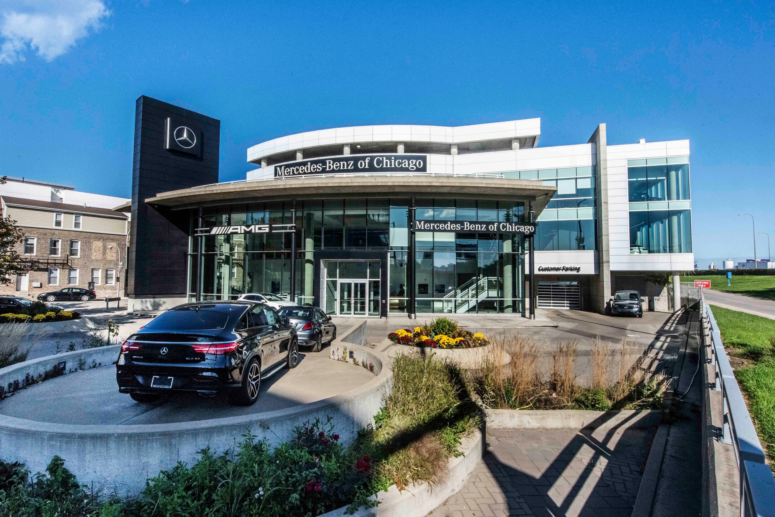 Picture of the front of Mercedes-Benz of Chicago