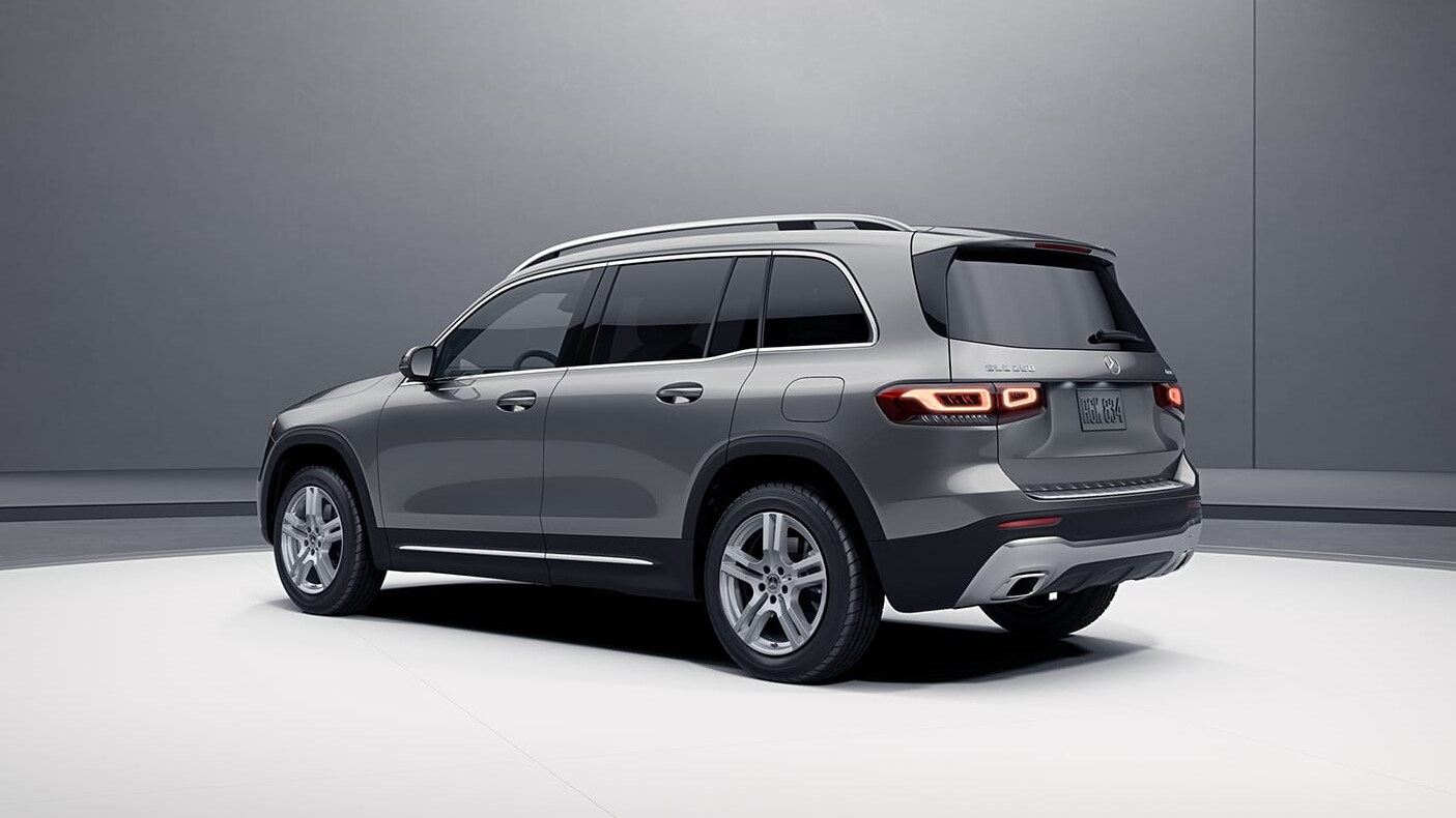 2022-Mercedes-Benz-GLB-05.PNG Side view of a Mountain Grey Metallic 2022 Mercedes-Benz GLB