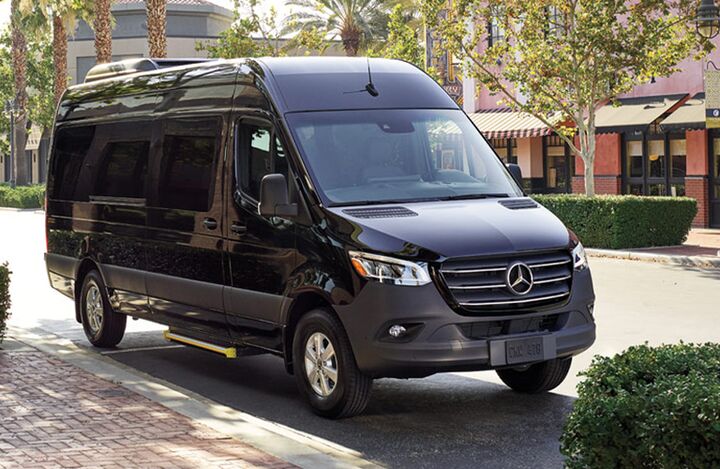2020-Mercedes-Benz-Sprinter-Passenger-Van-B-1_o.jpg