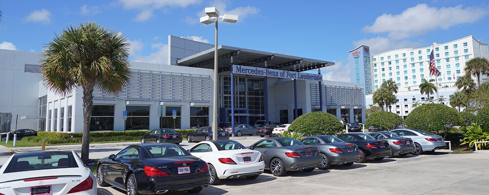 Exterior View of Dealership Serving Hollywood