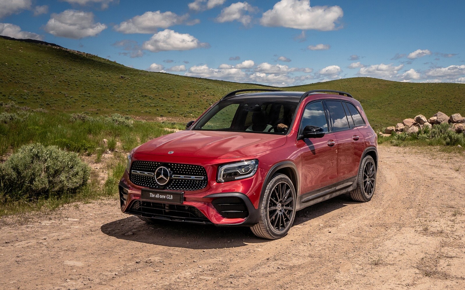 2021-MercedesBenz-GLB-AMGLineNightPackage-WheelAddOn-SUV-L03 (1).jpg