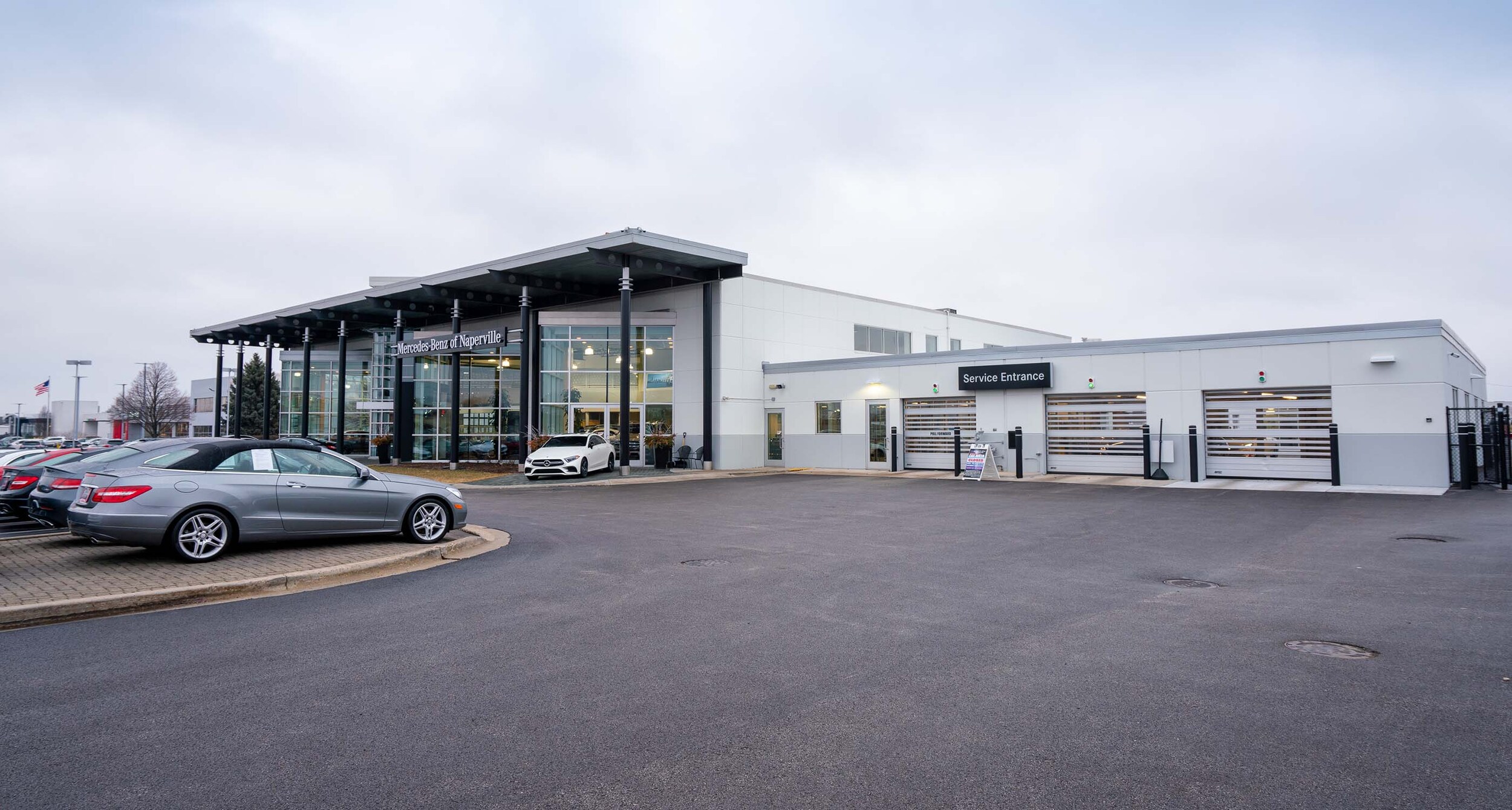Find certified service technicians at Mercedes-Benz of Naperville