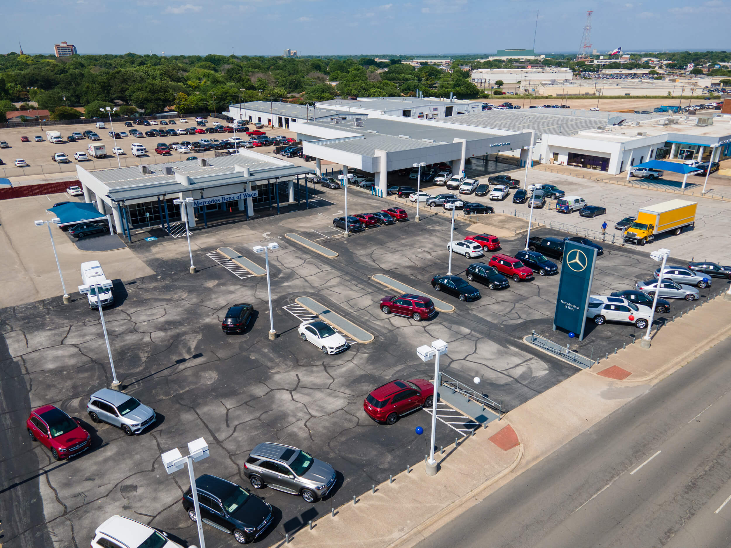 Exterior shot of Mercedes-Benz of Waco dealership