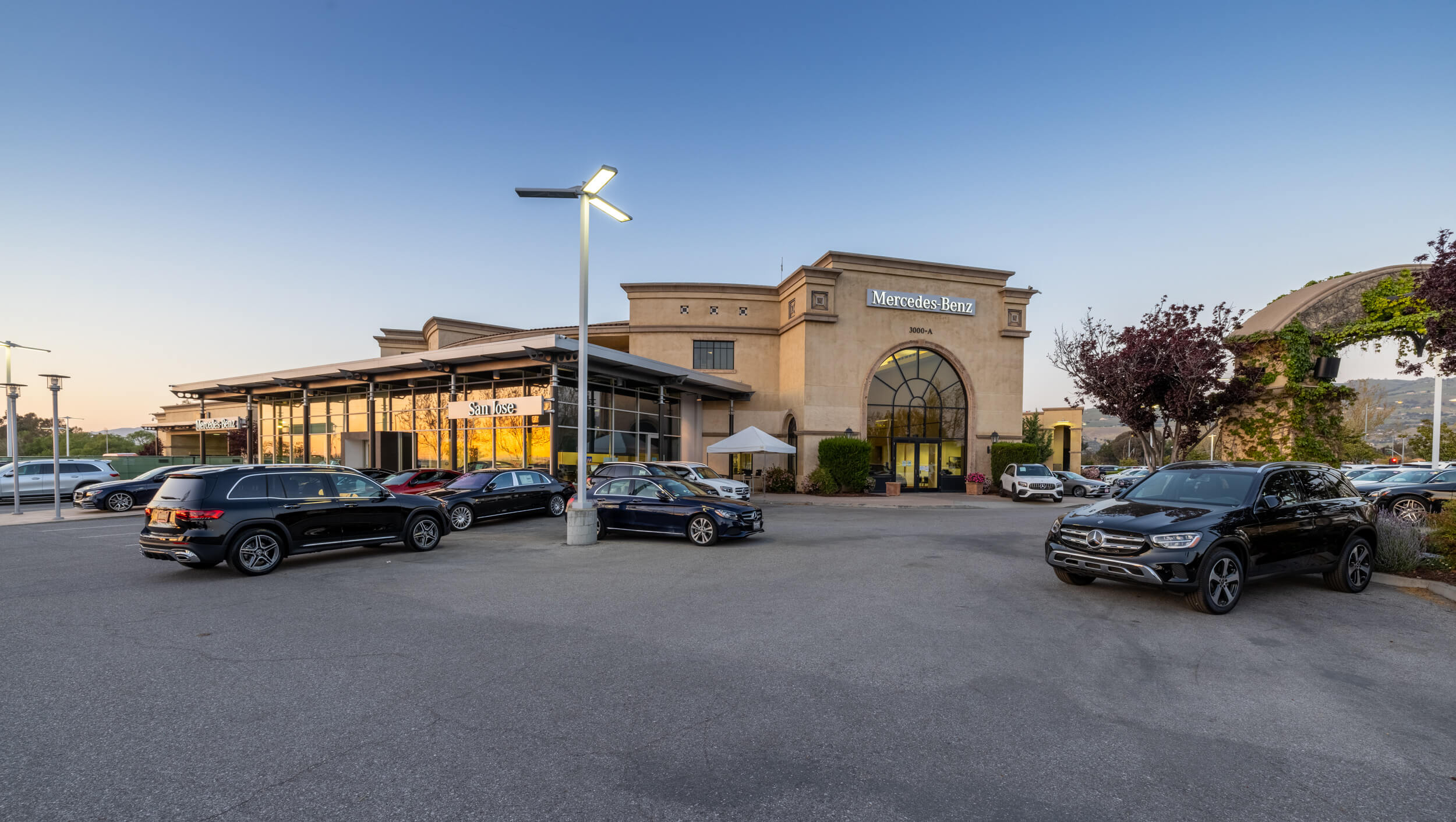 Exterior shot of Mercedes-Benz of San Jose dealership