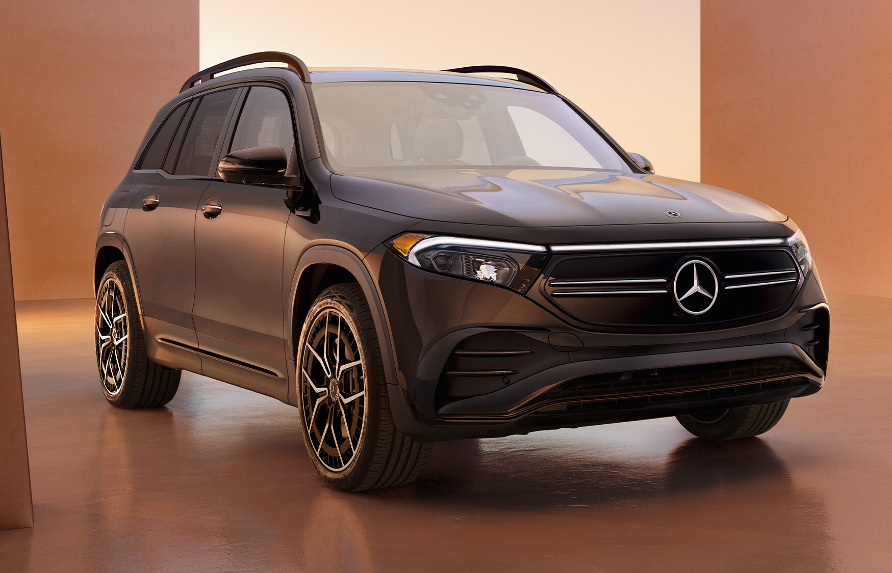 2022-EQB-SUV.jpg