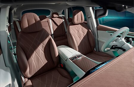 2023-EQE-SUV-LTG-01-MR.jpg