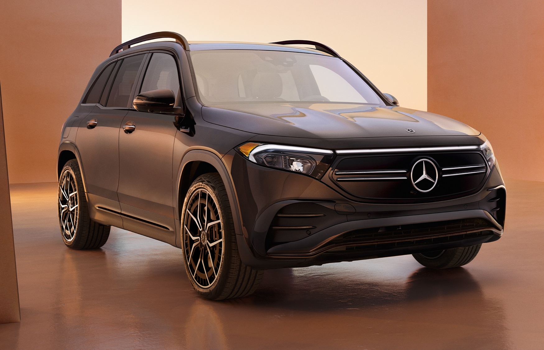 2022-EQB-SUV.jpg