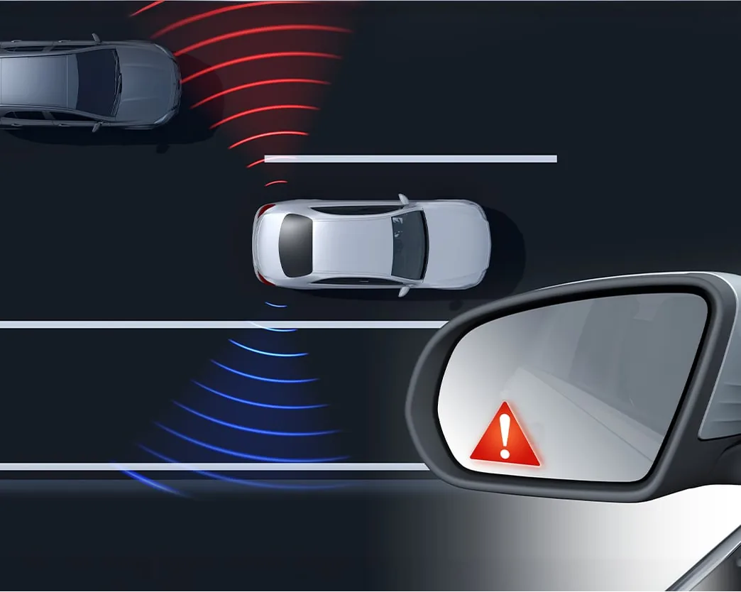 Illustration of Blind Spot Assist warning in a side mirror as a car approaches