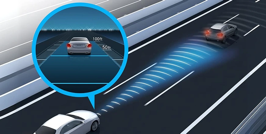 Illustration of an E-Class following a car on a highway with DISTRONIC radar waves and distance readout