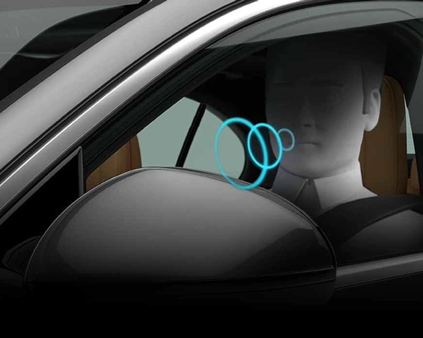 Illustration of blue voice waves in the E-Class cabin for Hey Mercedes activation