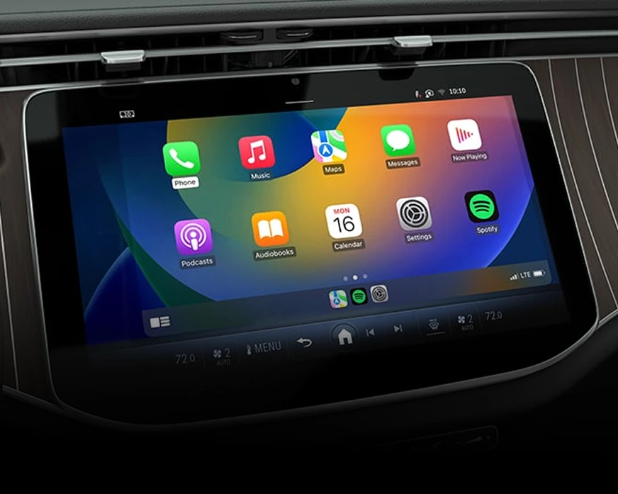 E-Class touchscreen showing the wireless Apple CarPlay home screen