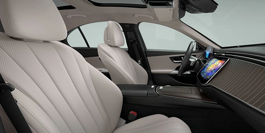 Light MB-Tex upholstered front seats in the E-Class cabin