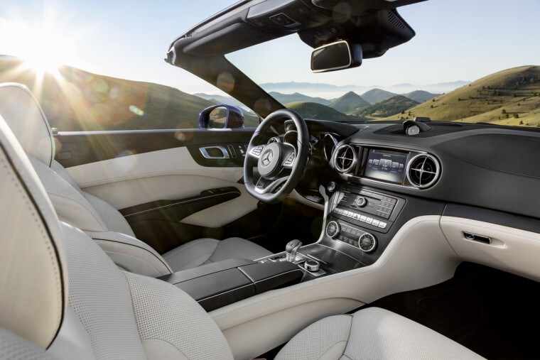 2017-Mercedes-Benz-SL-Class-Interior-6-760x507.jpg