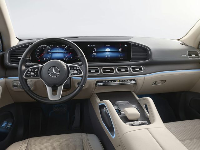 Interior of the Mercedes-Benz GLS 450.jpg