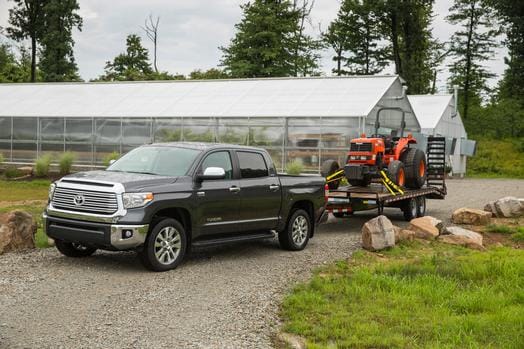 2014_Toyota_Tundra_Platinum_008_51229_2524_low.jpg