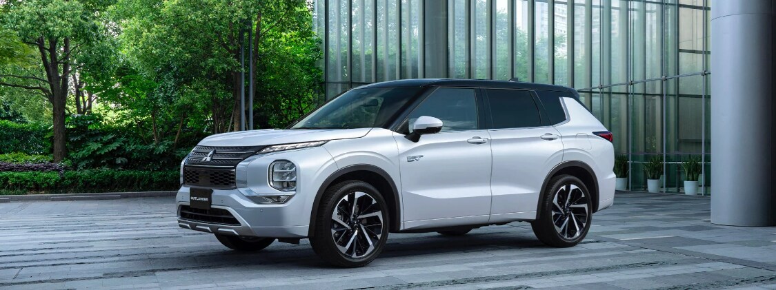 2023 Outlander PHEV | Metrotown Mitshubishi 2023 Outlander PHEV | Metrotown Mitshubishi