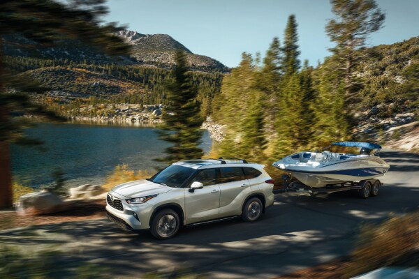 New Toyota Highlander New Toyota Highlander towing a boat