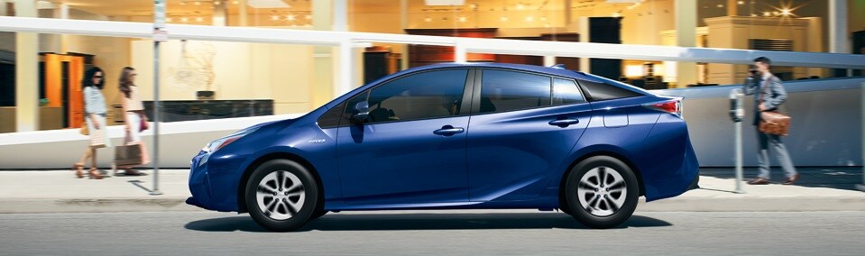 2016-Toyota-Prius-Hatchback_04.jpg