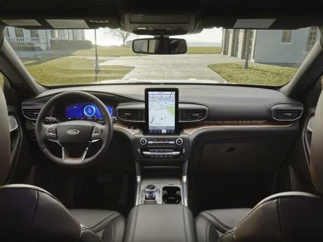 New 2020 Ford Explorer Interior.jpg