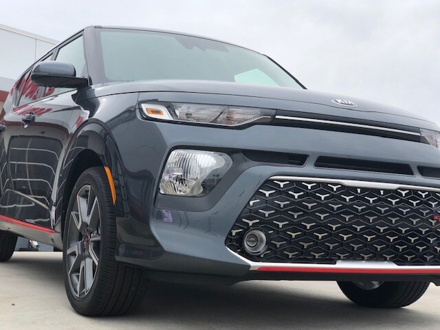 Used_Cars_Tulsa_OK_at_Midtown_Kia_Dealership.jpg