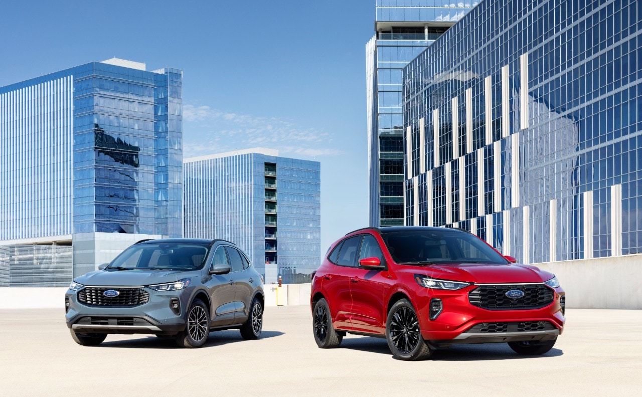 2023 Ford Escape Plug-In Hybrid_Vapor Blue_Ford Escape ST-Line Elite_Rapid Red_01.jpg